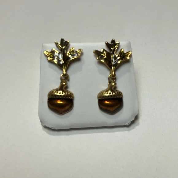 Vintage AVON Acorn Gold Tone Brown Fall Enamel Acorn & Leaf  Pierced Earrings - Picture 2 of 3